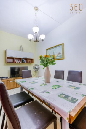 Lovely 2BR Apt in the Historical town of Bormla by 360 Estates